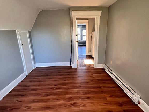 4th image of 49 Hazelwood Ave Floor 2