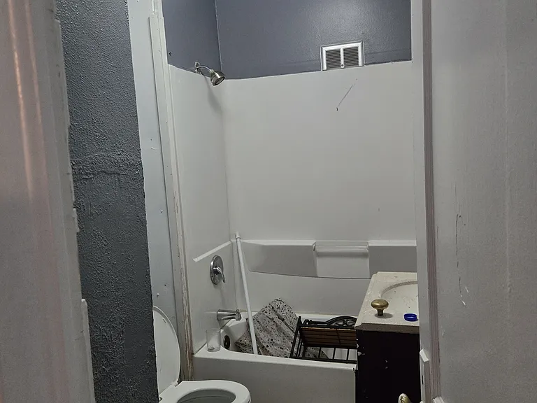 414 E Sherman Ave — Photo 5