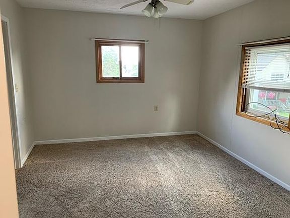 4th image of 23432 Elm Ave