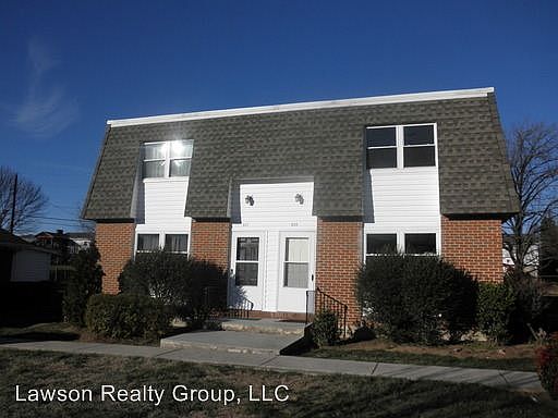 2nd image of 627 Moran Ave