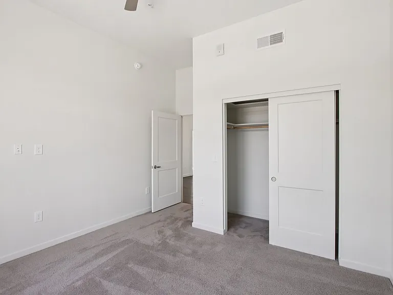 DC Heights Apartments — Photo 92