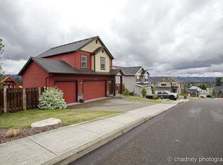 980 NE Cascadia Ridge Dr, Estacada, OR 97023