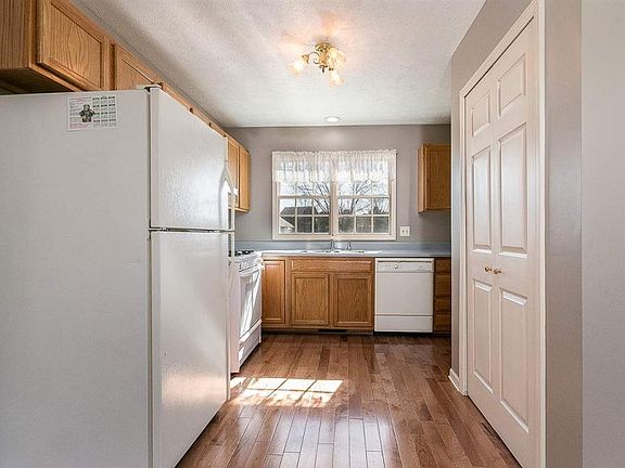 5th image of 23005 Amber Valley Dr