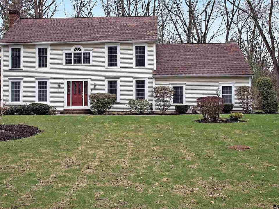 1st image of 9 Wellington Dr