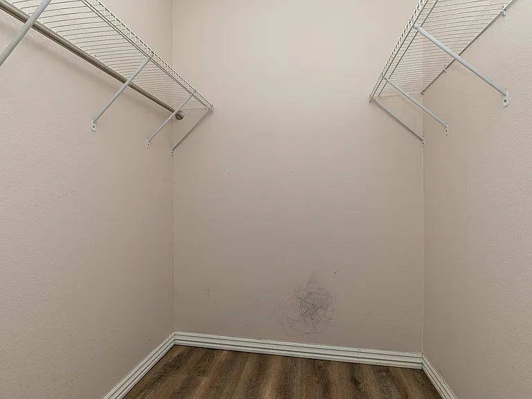 314 W Olive St — Photo 24