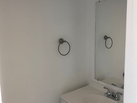 3rd image of 1547 S Sheridan Blvd