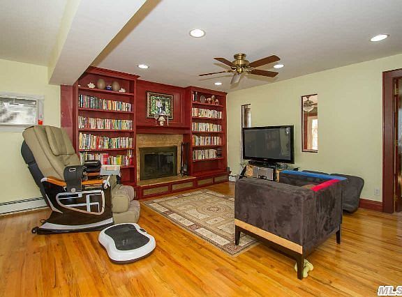 4th image of 18 Tulip Ln