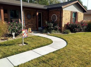 2291 Wincanton Rd, Saint Louis, MO 63129