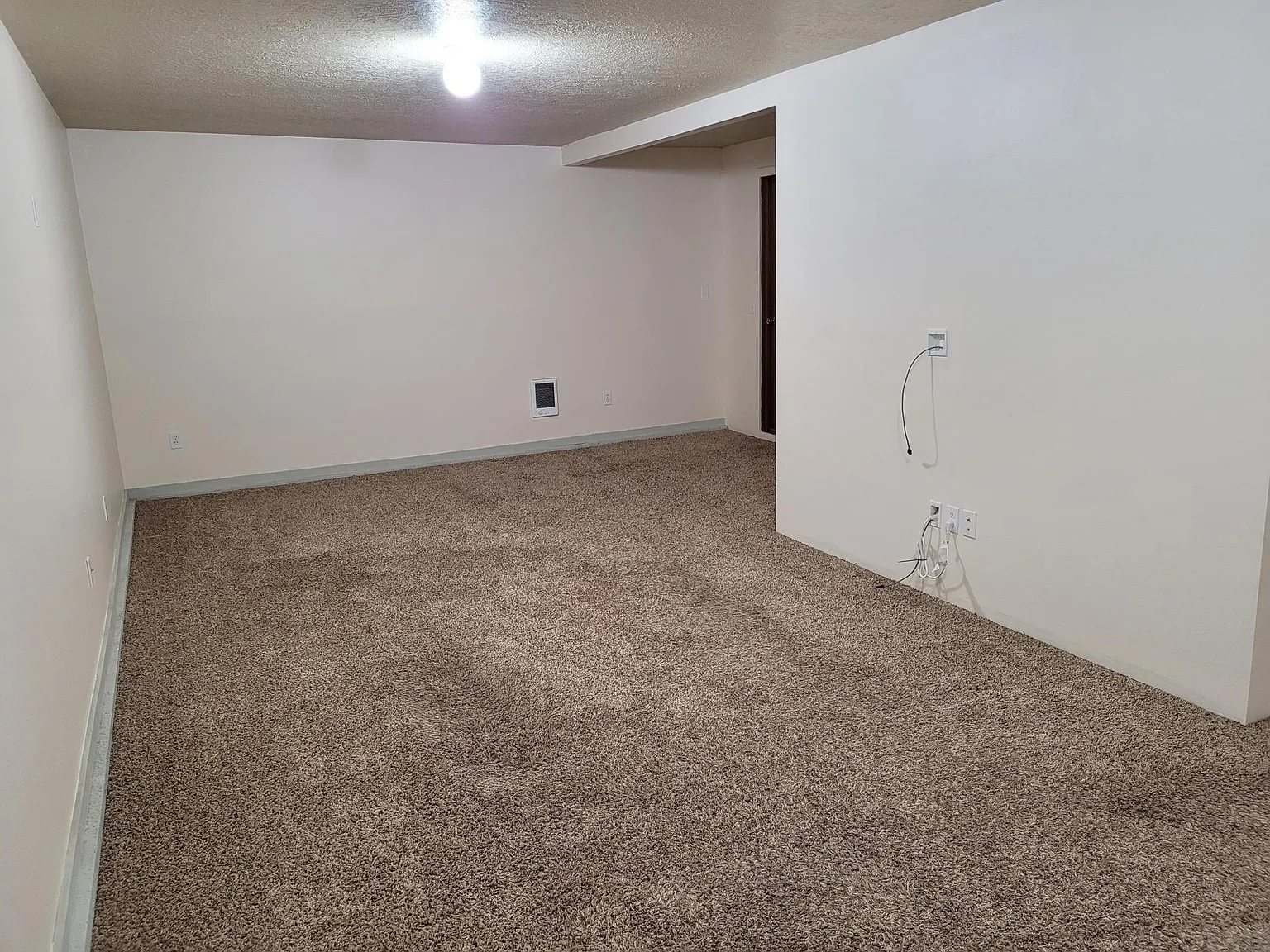 9180 SW 4th St — Photo 2