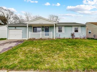 424 Amesbury Dr, Columbus, OH 43230