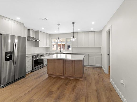 3rd image of 131 Celia Dr