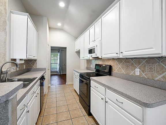 2nd image of 1705 Bur Oak Dr