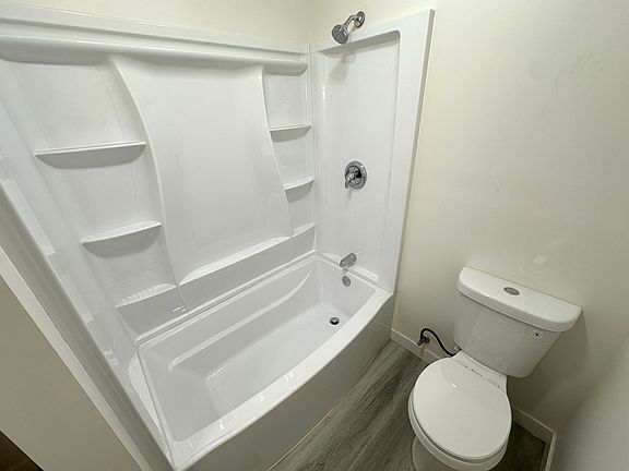 5th image of 3677 Pedley Ave