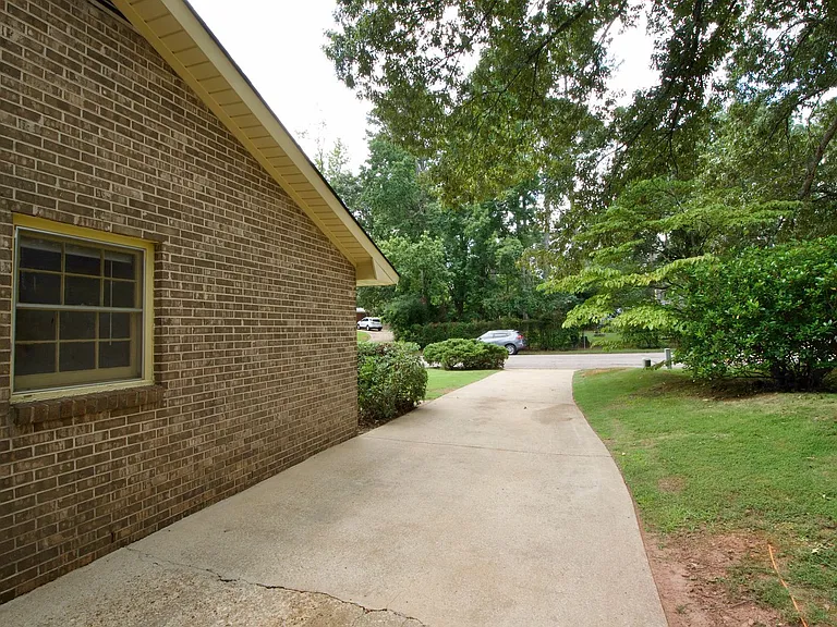 1109 Drew Ln — Photo 20