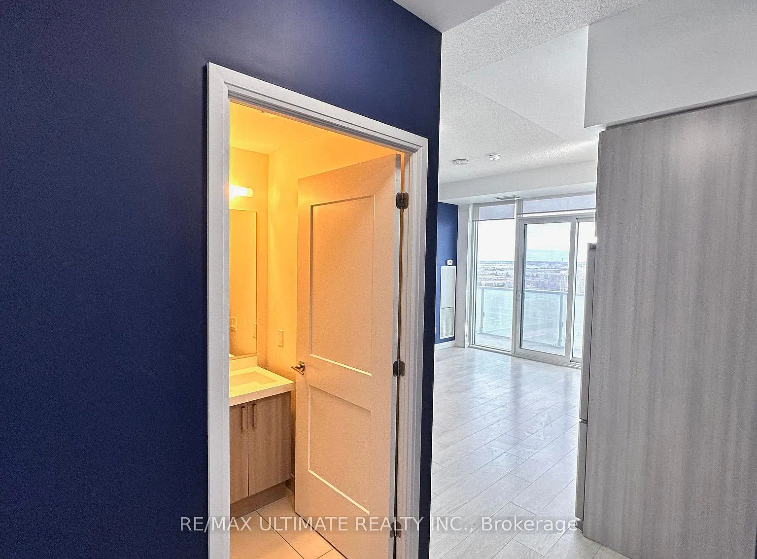 7895 Jane St — Photo 3