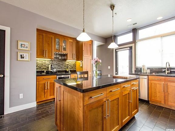 4th image of 676 E Markea Ave Unit 11