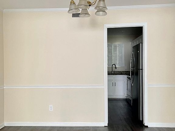3rd image of 1213 Fairway Ter