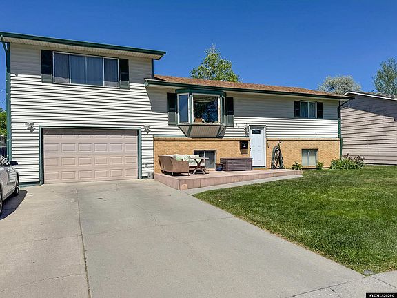 2nd image of 804 Cheryl Sue Dr