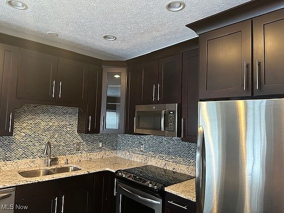 5th image of 1250 Wellingshire Cir