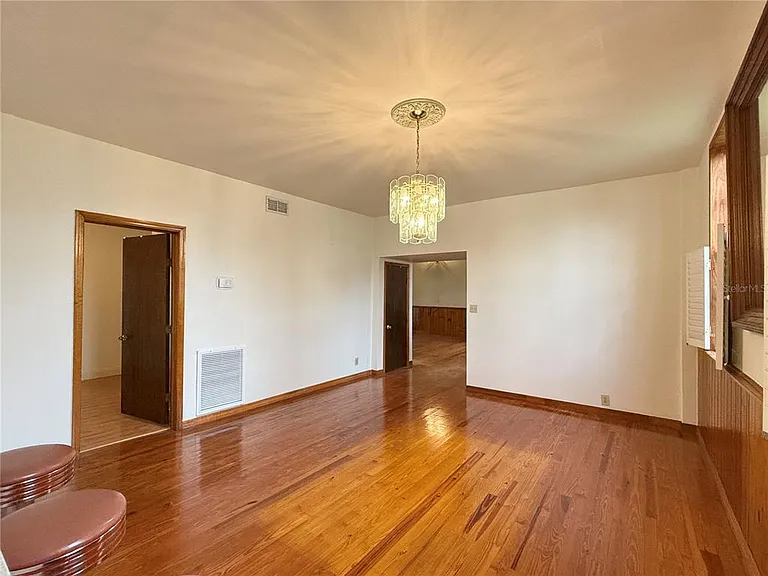 7002 S Shamrock Rd — Photo 16
