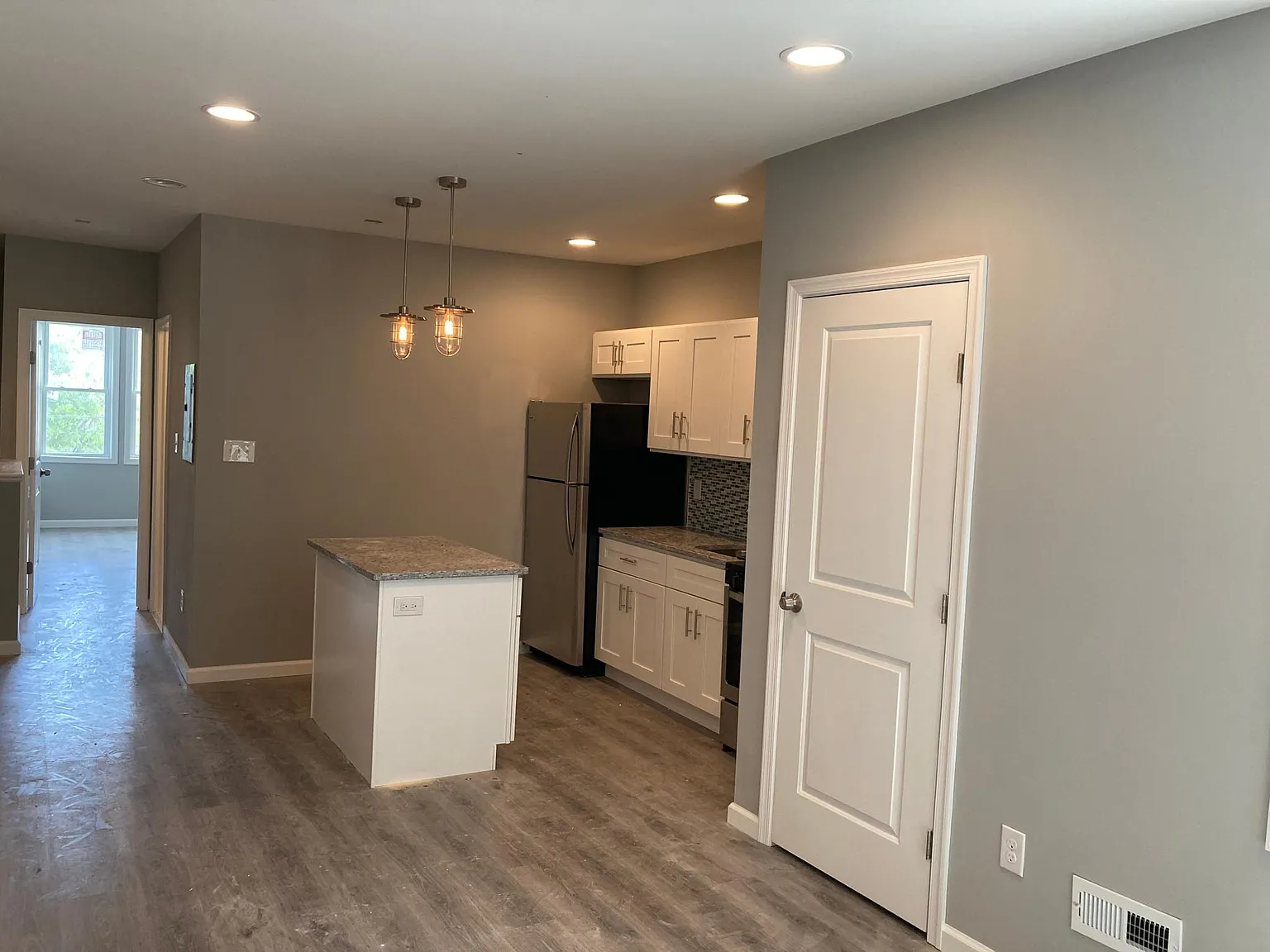 2 bed, 791 sqft, $1,450 — Photo 3