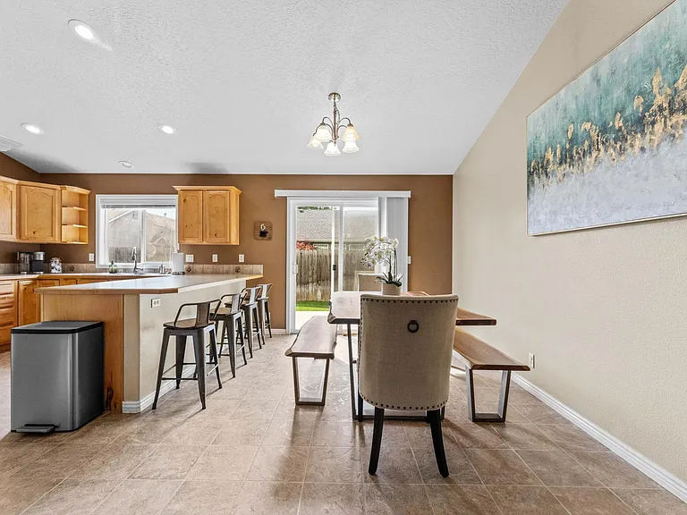 1847 W Whitestone Ct — Photo 6