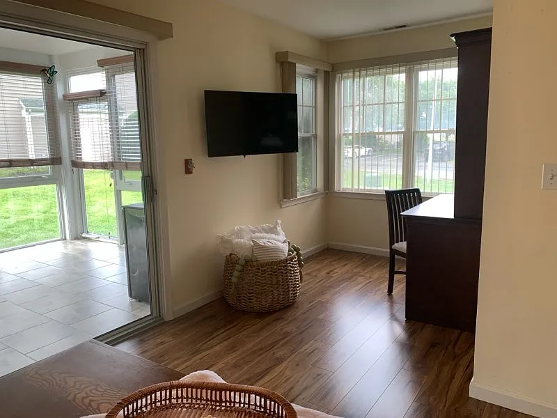 3 bed, 3.5 bath, 2650 sqft, $2,795 — Photo 4