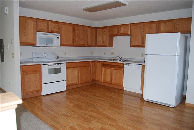 1st image of 230 W South St APT 4