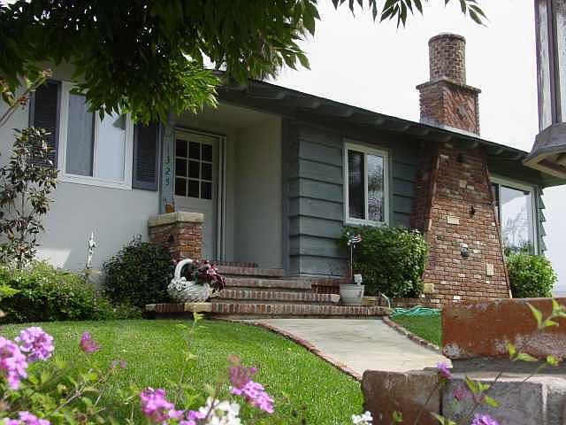 1st image of 1323-25 Clarence Dr