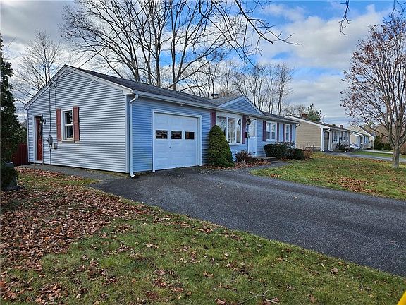 3rd image of 156 Weeden Dr