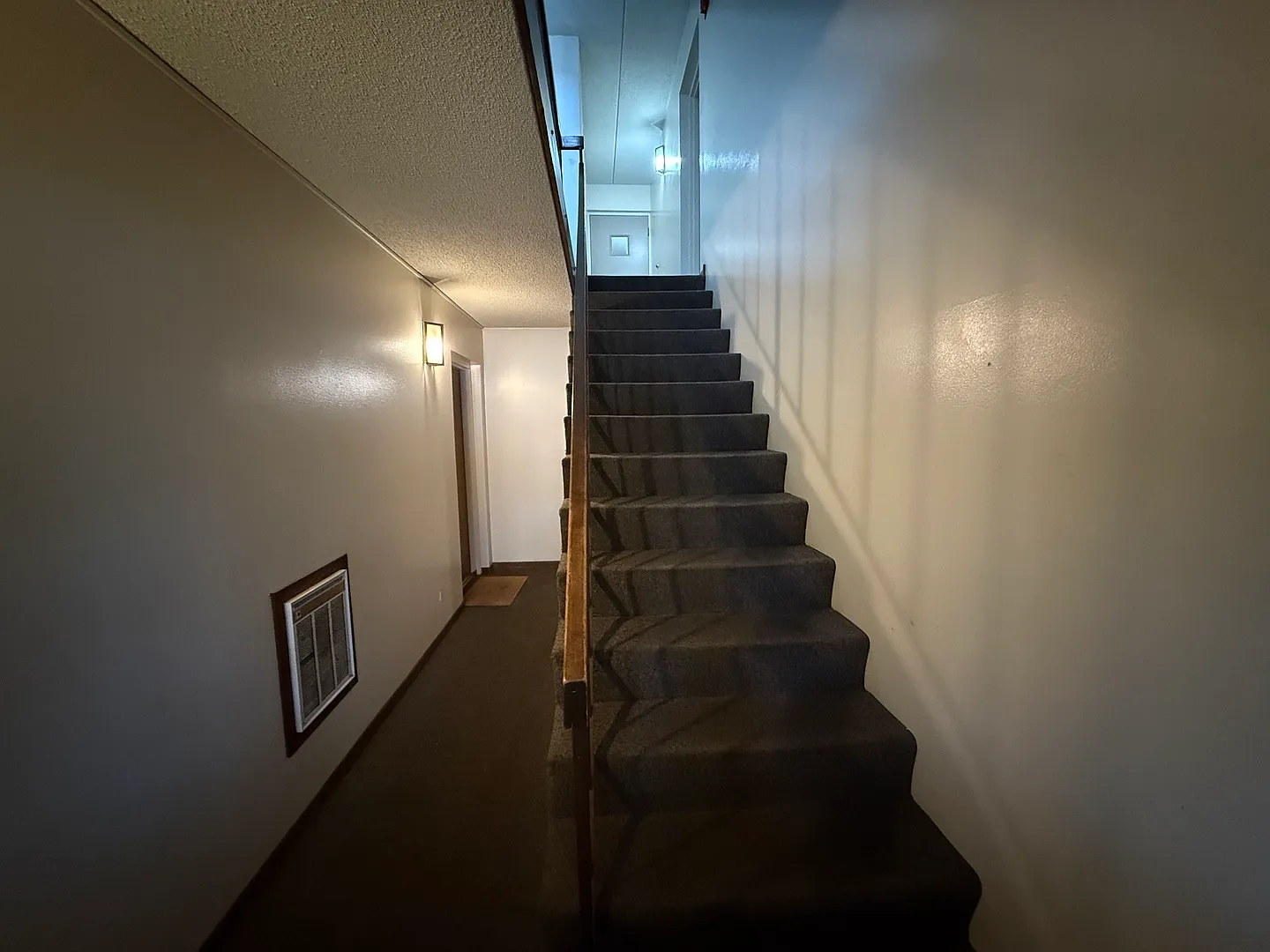 2 bed, 1000 sqft, $1,900 — Photo 3