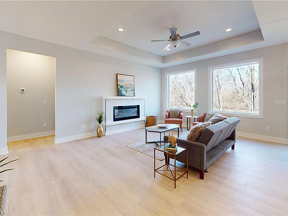 4th image of 1001 2nd St NE