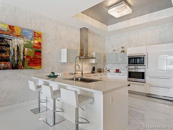 4th image of 250 Sunny Isles Blvd #Townhouse 409