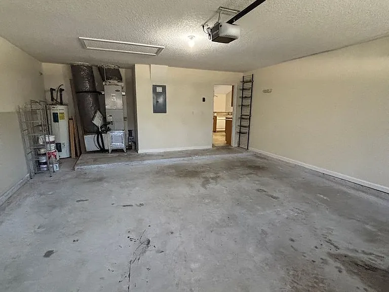 299 Johns Creek Pkwy — Photo 29