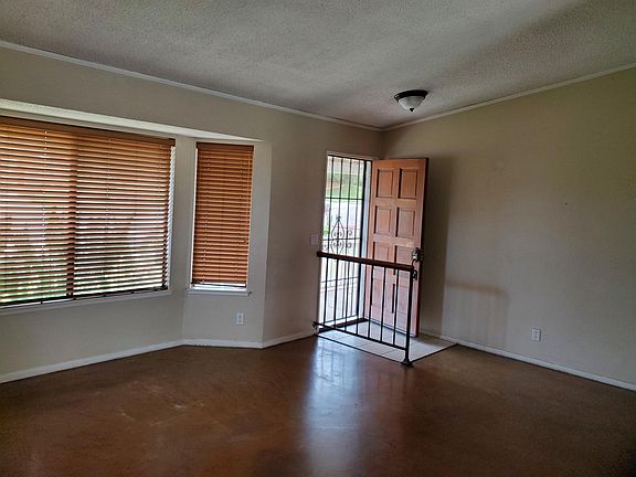 3rd image of 2134 S Belle Ave
