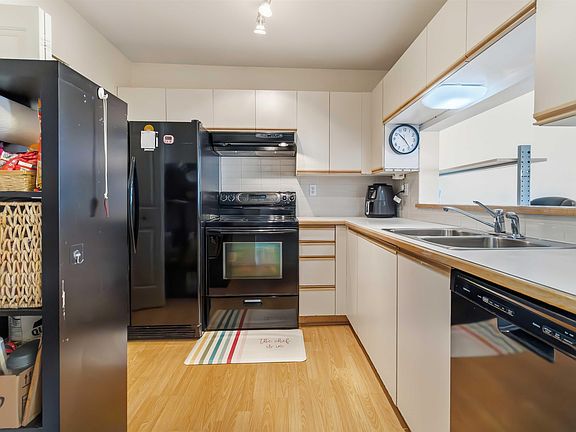 5th image of 7435 Moffatt Rd #313