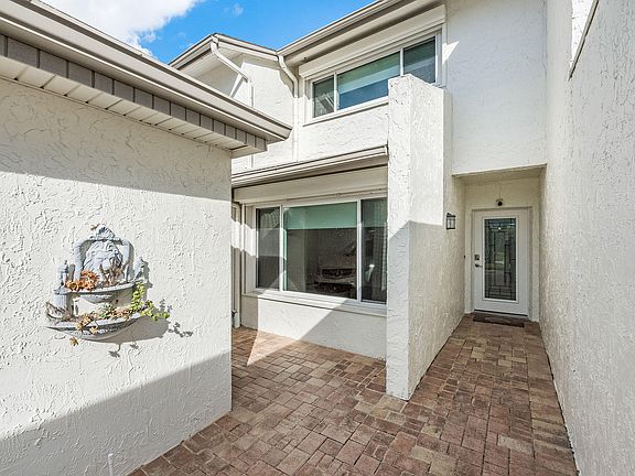 3rd image of 514 Summerset Ct