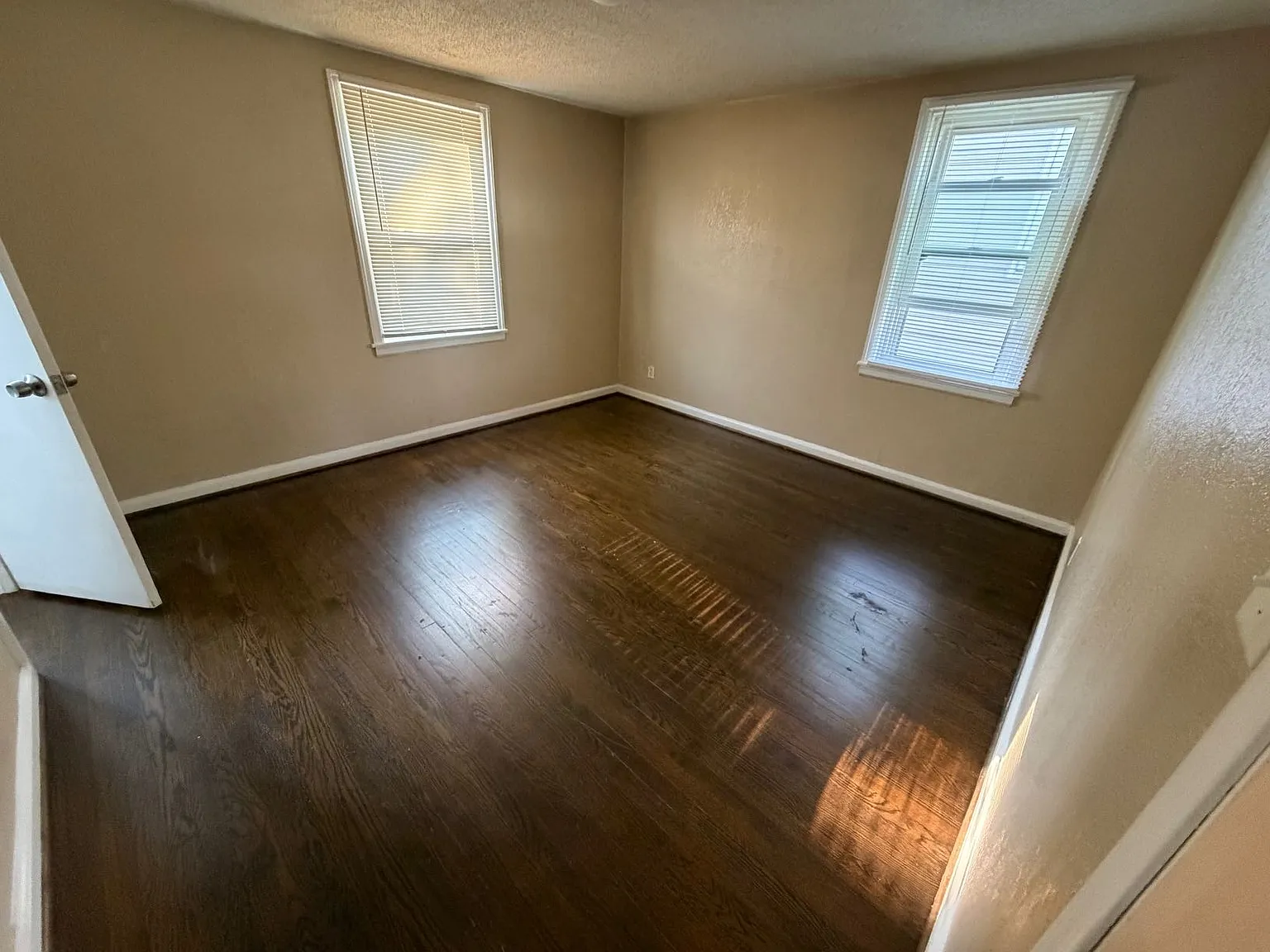 5537 Wabash Ave — Photo 4