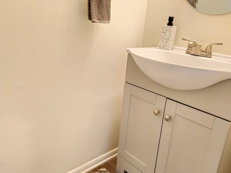 9408 Lexington Cir — Photo 12