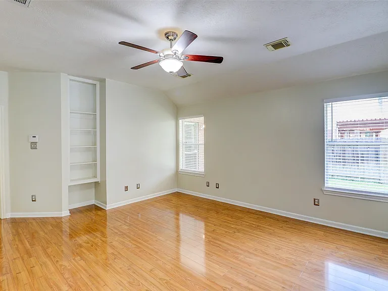 3323 Pioneer Bend Ln — Photo 22
