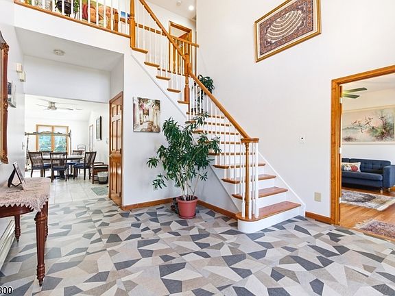5th image of 343 Mckinley Ave