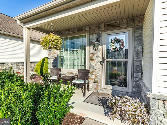 3rd image of 1478 Windemere Pl