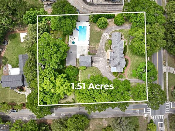 3rd image of 511 Dixon Dr