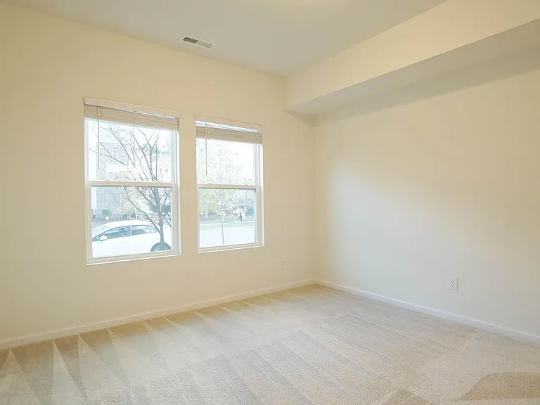 1041 Salt Glaze Ln — Photo 5
