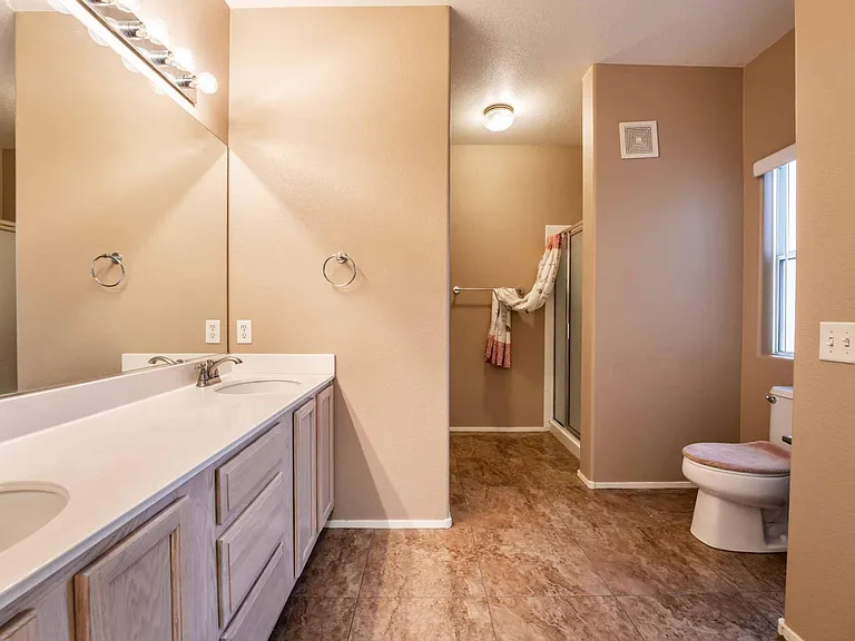 2000 Quartz Cliff St #104 — Photo 16