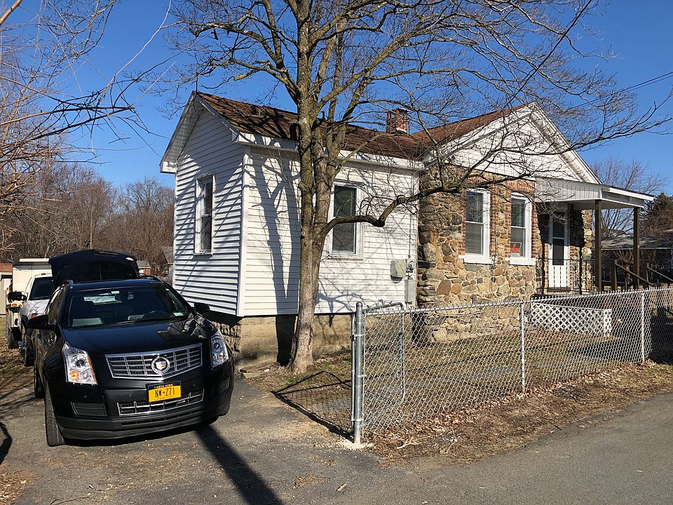 1st image of 36 Myrtle Ave