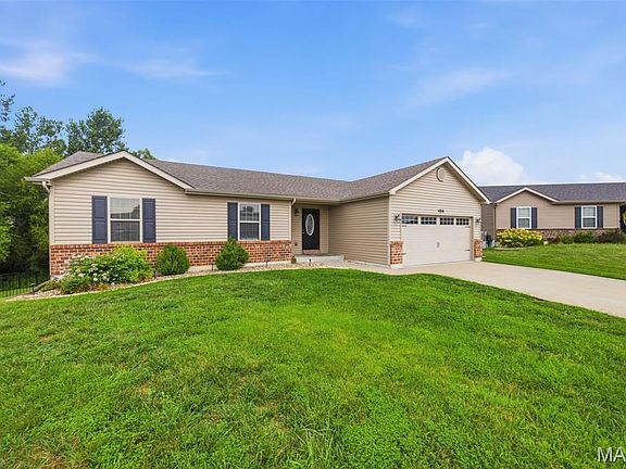 2nd image of 454 Honeysuckle Creek Dr