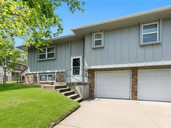 102 Cooper St, Buckner, MO 64016