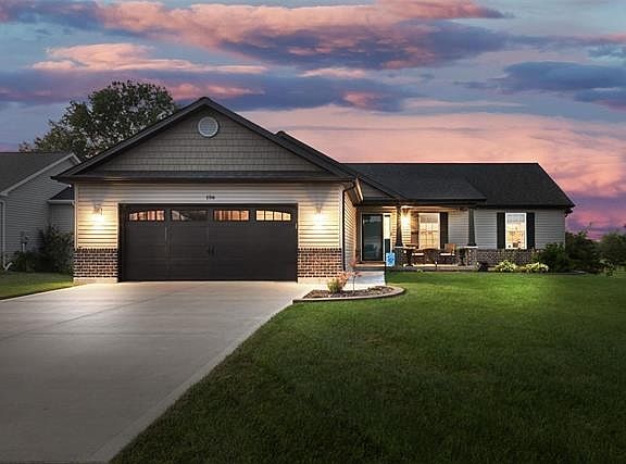2nd image of 156 Palace Way Dr