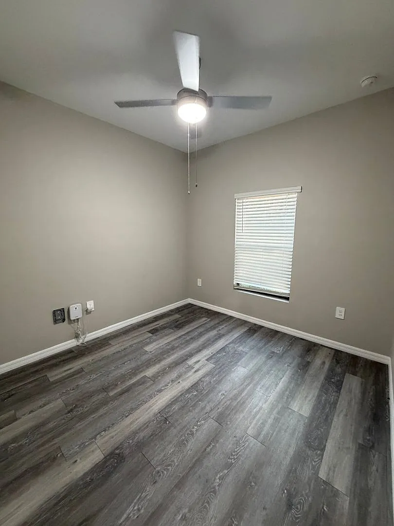 3 bed, 2.0 bath, 1251 sqft, $1,660 — Photo 3